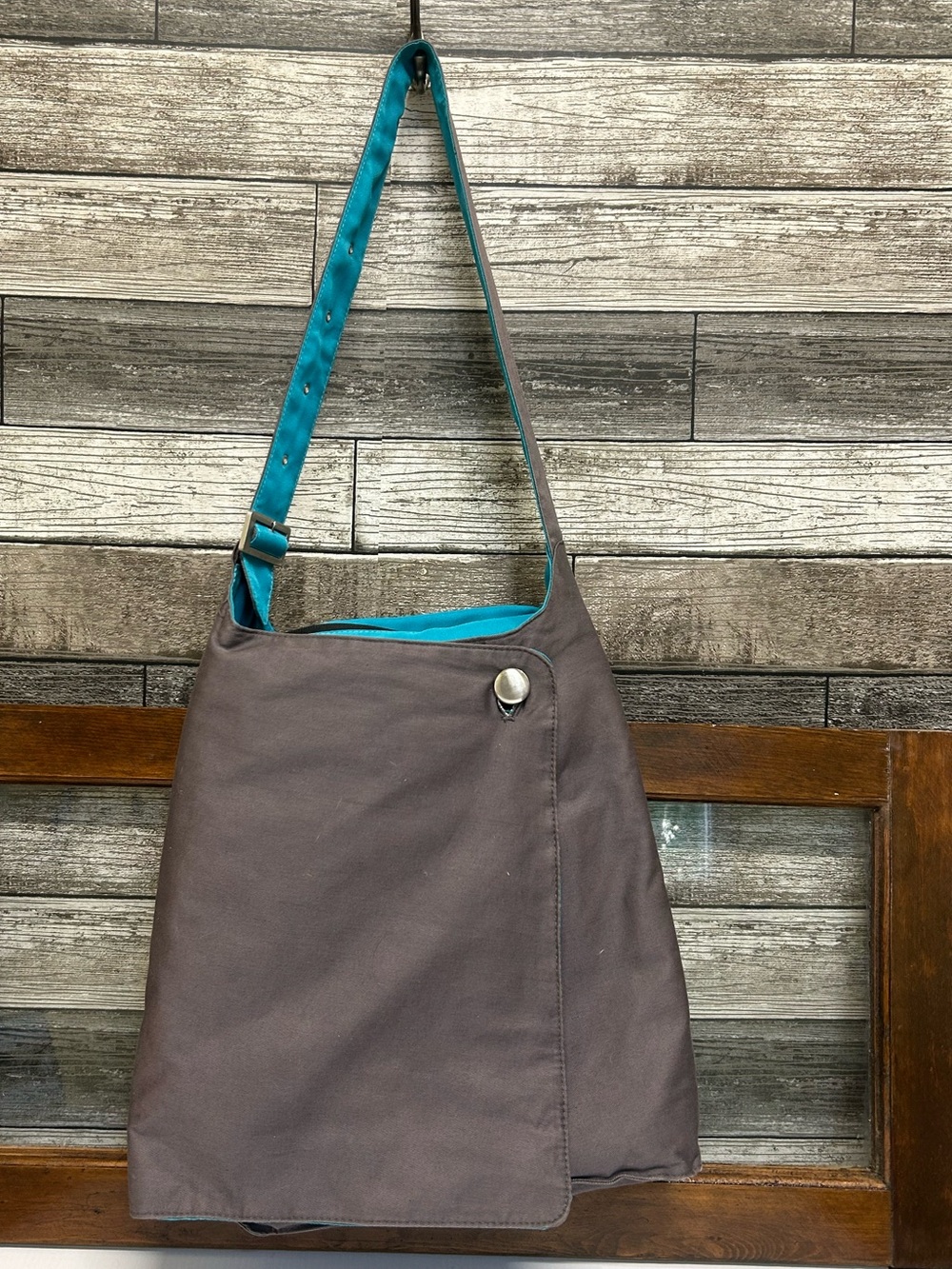 Speck A-Line Fabric Crossbody Shoulder Bag Gray Turquoise Lining